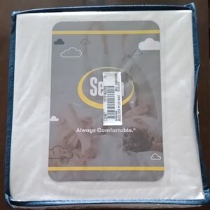 SERTA Buglock Plus Comfortable White Mattress Cover